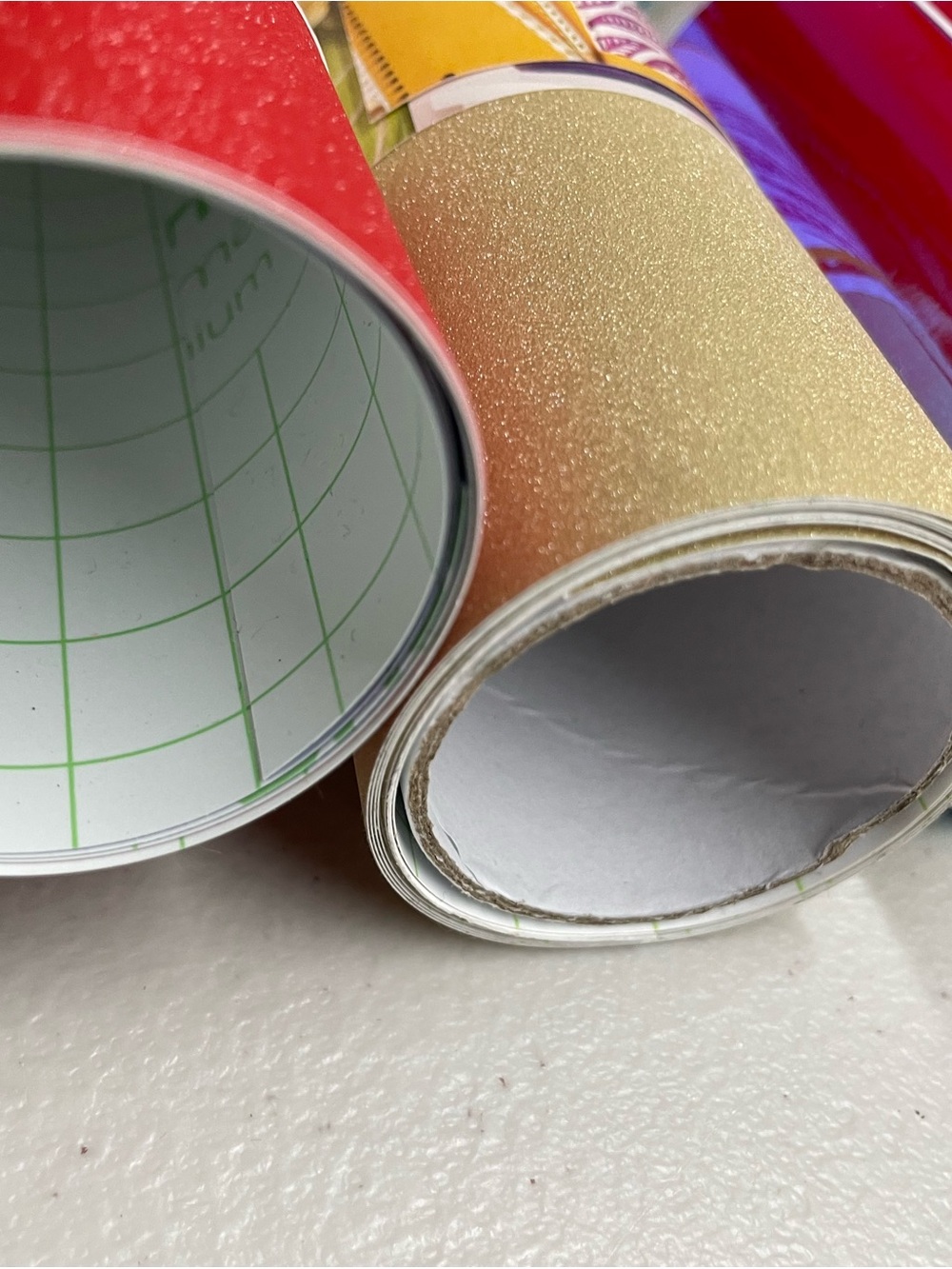 Cricut (4) The Paper Studio (4)
crafting vinyls rolls Holographic, glitter - Picture 3 of 12